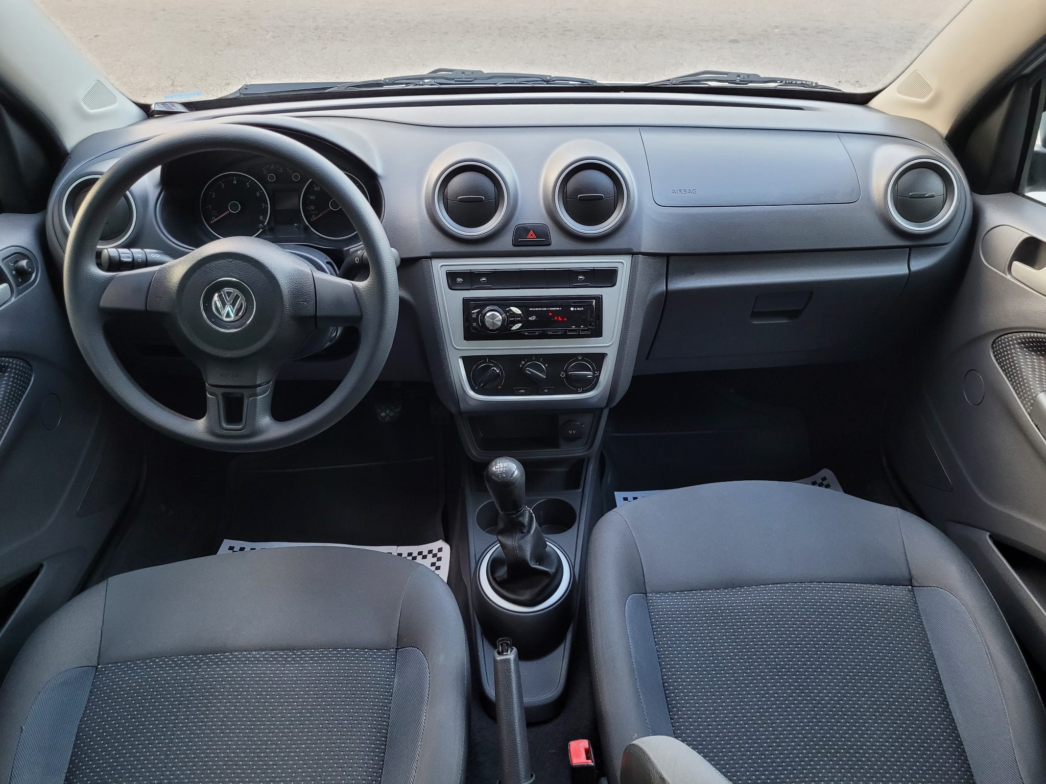 VOLKSWAGEN VOYAGE 1.0 MI TRENDLINE 8V FLEX 4P MANUAL